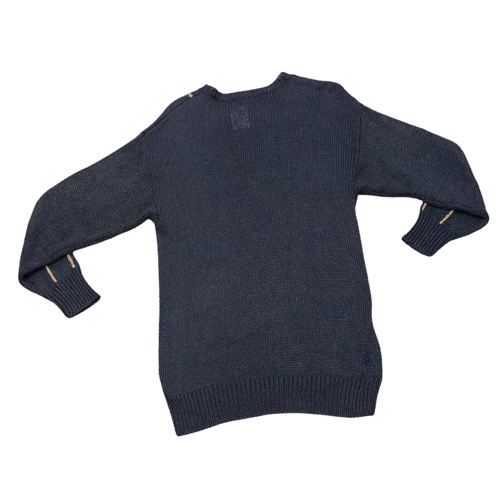 Sweater Negro con Detalles Dorados