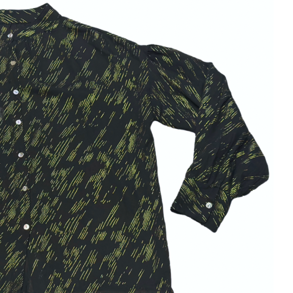 Blusa VNTG Negra con Estampado Dorado