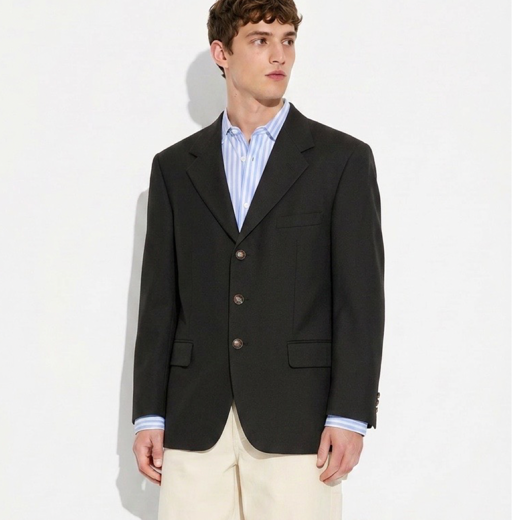 Blazer Negro Clásico de Tres Botones