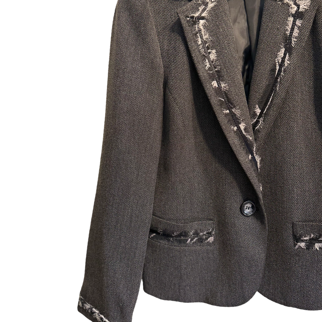 Blazer Michael Kors gris con detalles desflecados